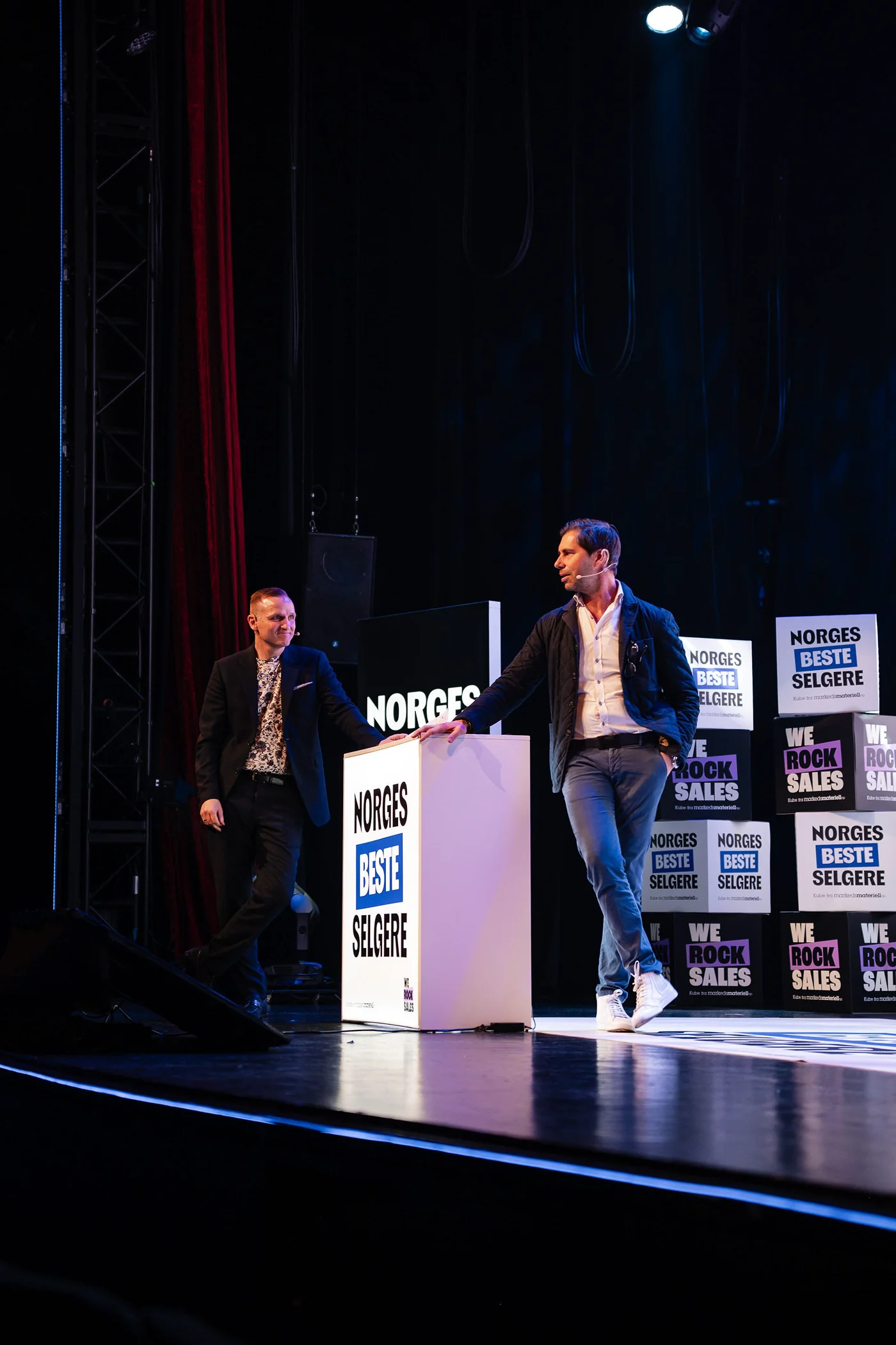 Ole-Arvid Liodden på scenen under Norges Beste Selgere